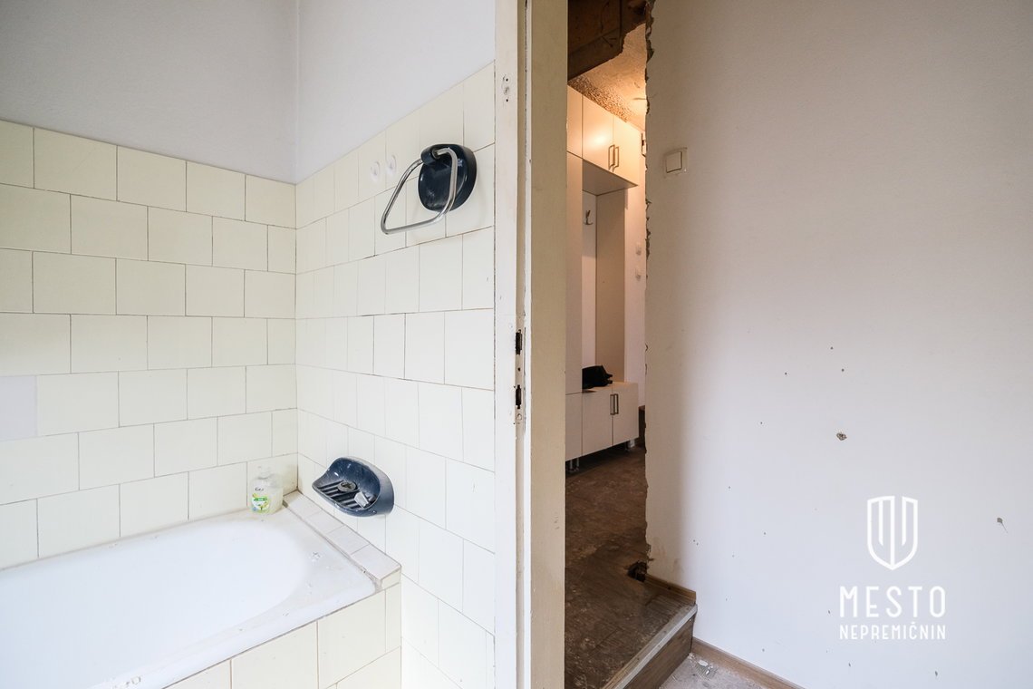 Three-room apartment in the city center on Slomškova Street – 10
