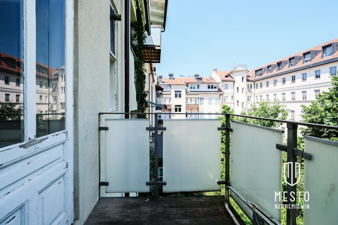 Staromeščansko petsobno stanovanje v Centru – 4