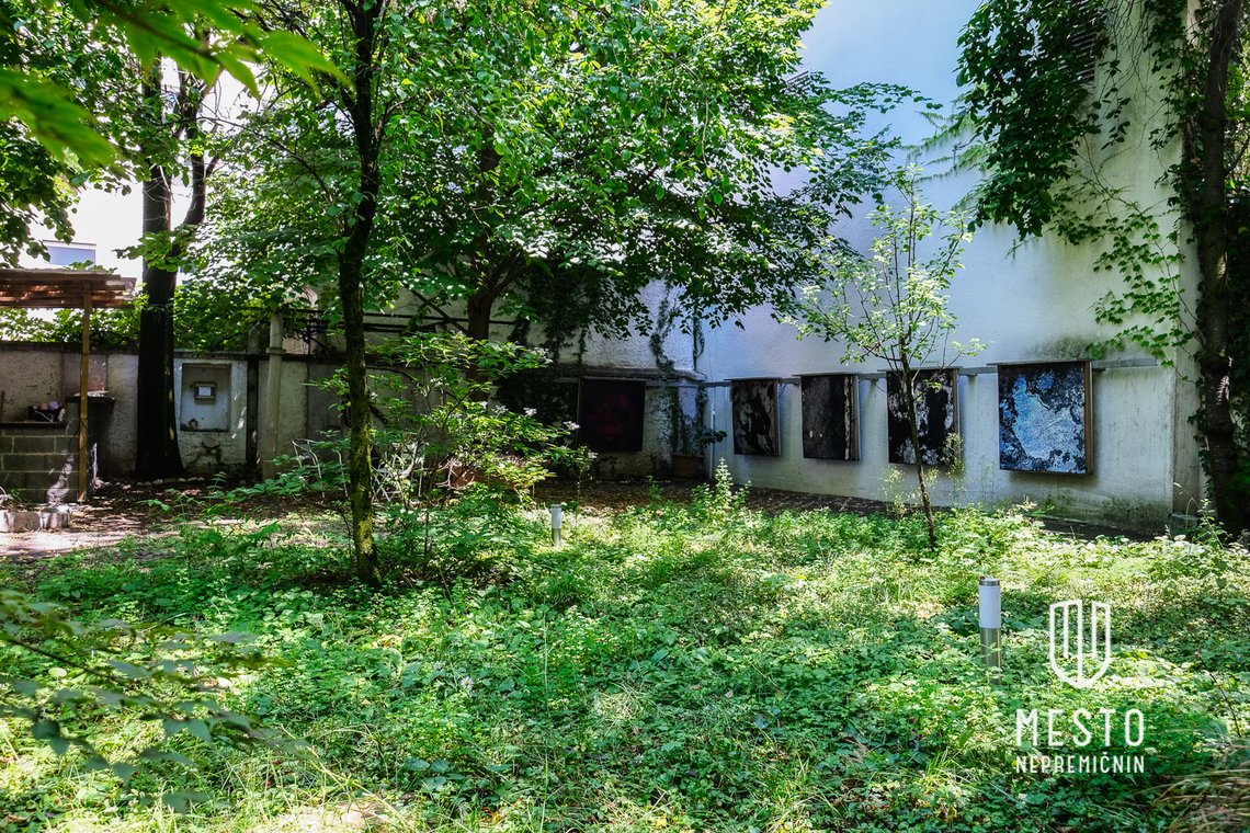 Staromeščansko petsobno stanovanje v Centru – 29