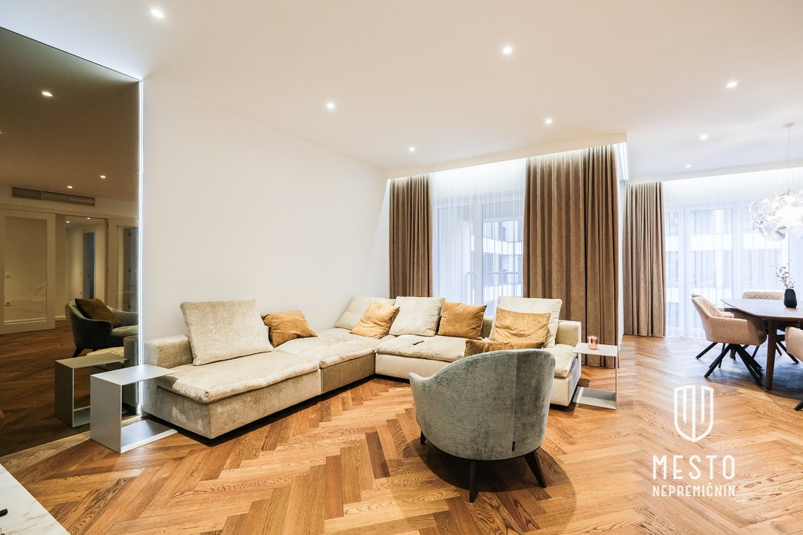 Three-bedroom apartment in the center, Schellenburg Palace – 3
