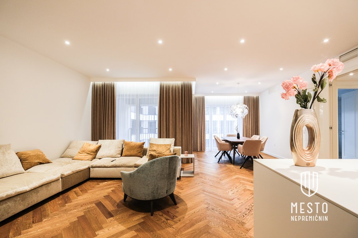 Three-bedroom apartment in the center, Schellenburg Palace – 4