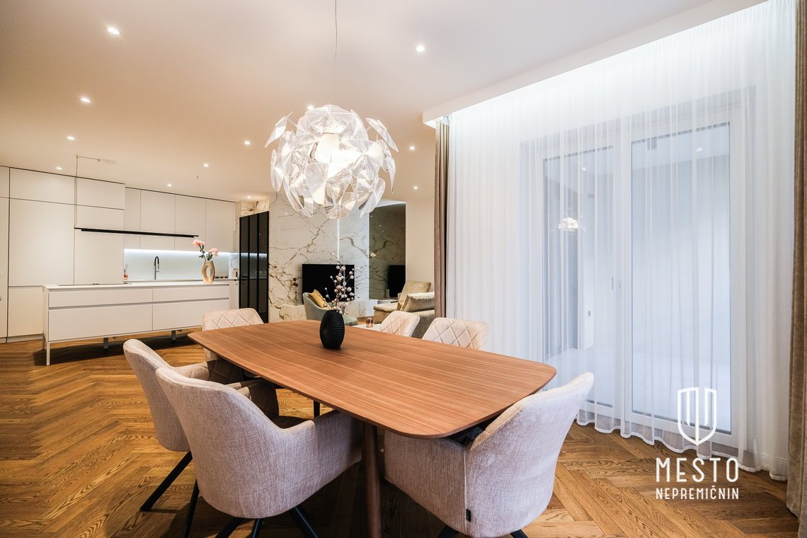 Three-bedroom apartment in the center, Schellenburg Palace – 9