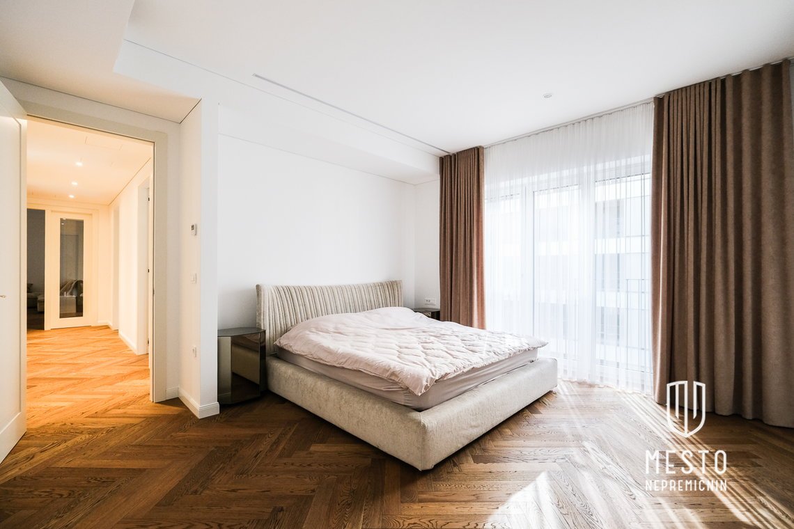 Three-bedroom apartment in the center, Schellenburg Palace – 11