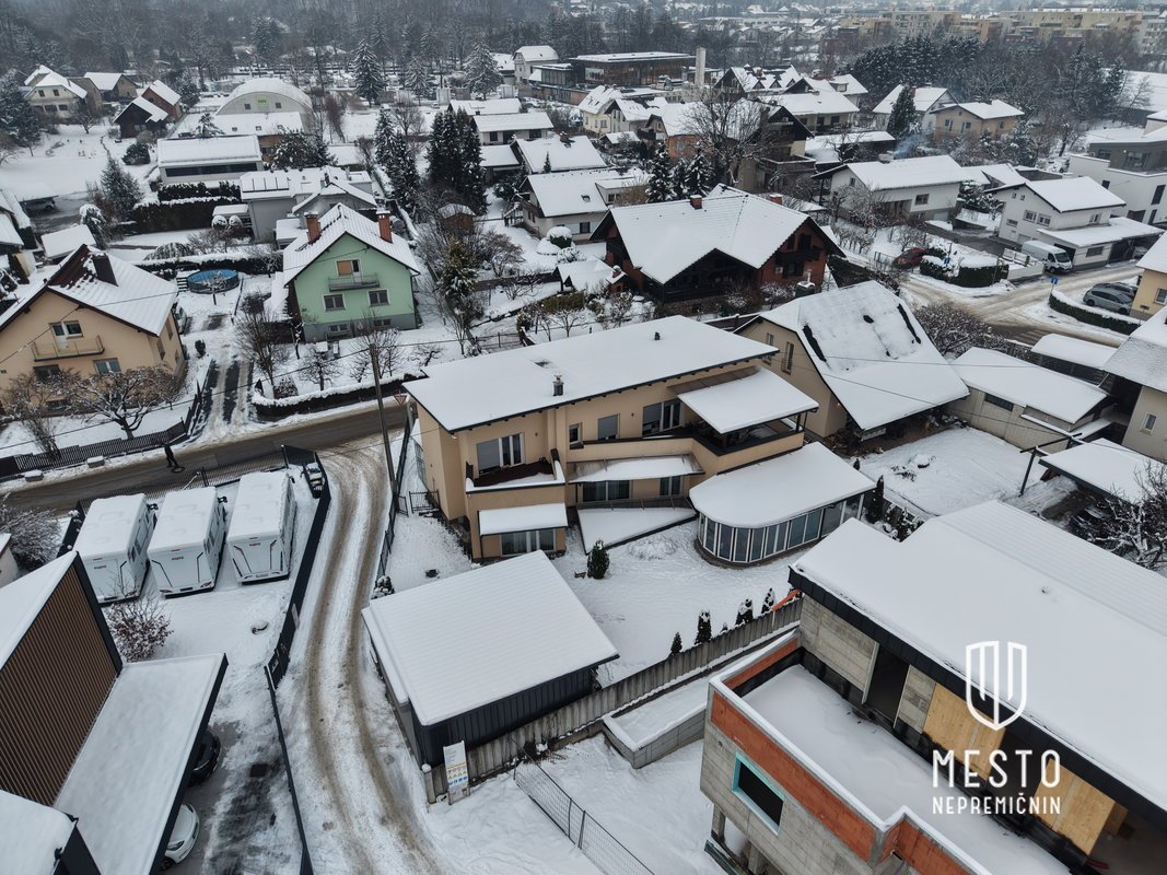 Exclusive detached house with pool and wellness, Ježica, Ljubljana – 45