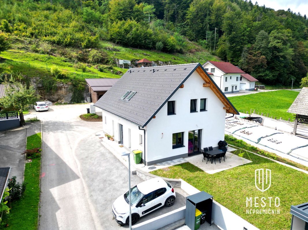 Duplex residential unit in Velika Račna (P+1, built in 2022, furnished) – 30