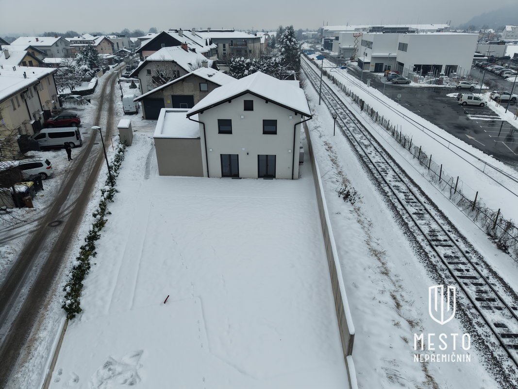Four-room apartment in Vižmarje (P/1, extended and fully renovated in 2025) – 17