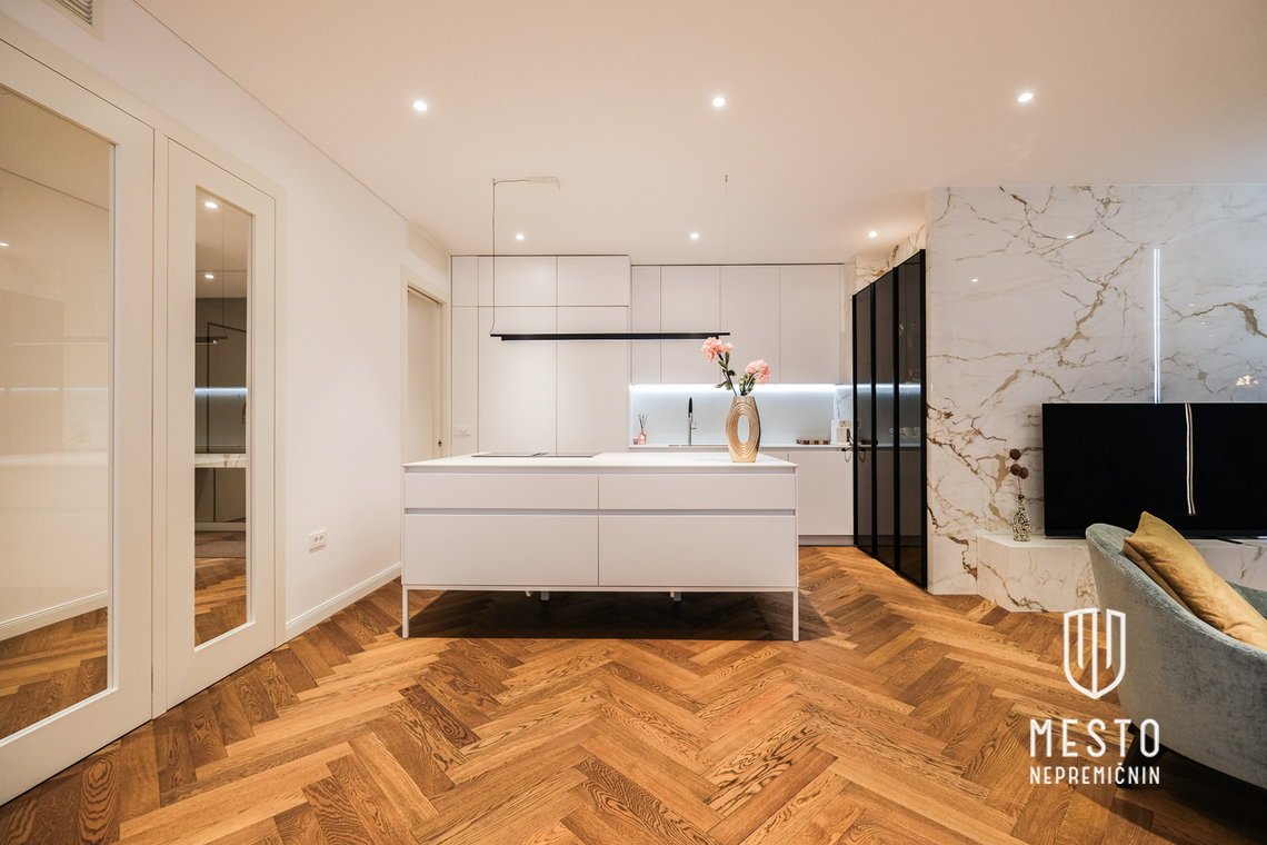 Three-bedroom apartment in the city center, Schellenburg Palace – 8