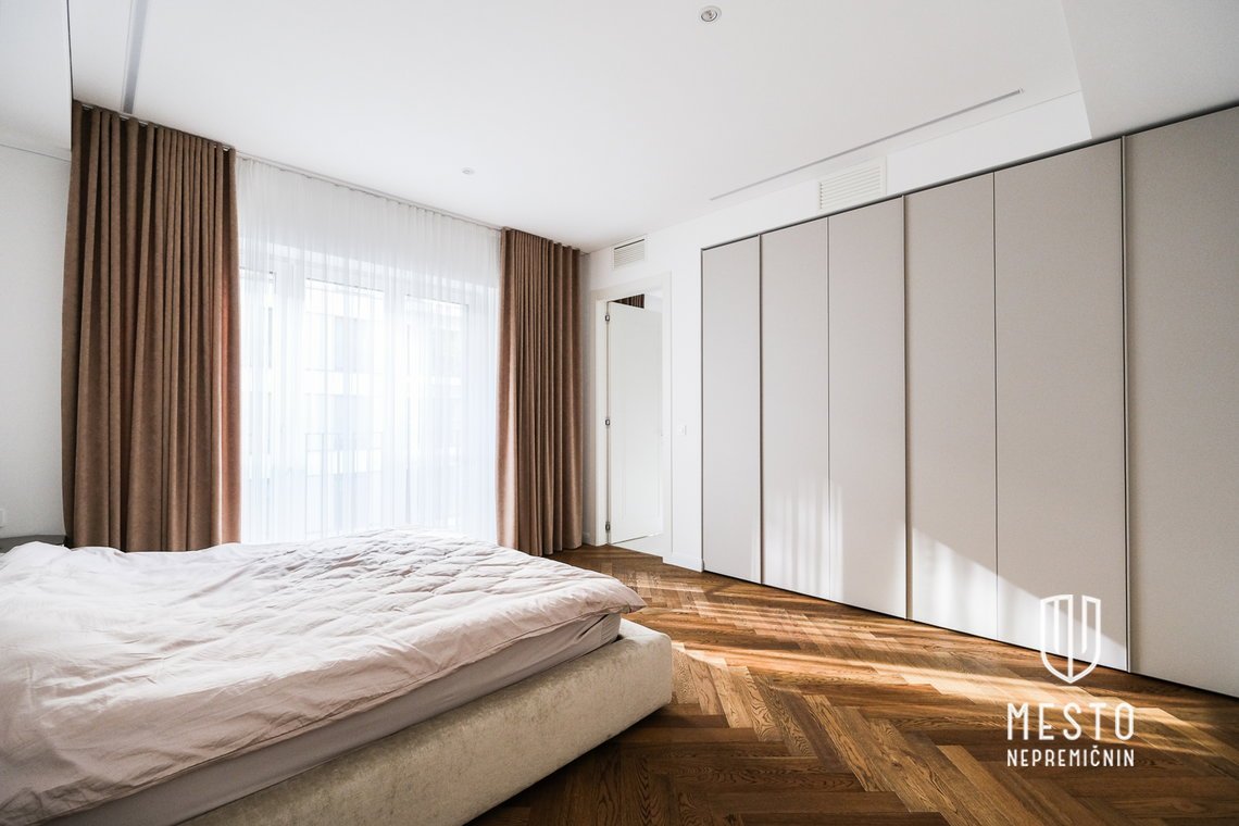 Three-bedroom apartment in the city center, Schellenburg Palace – 12