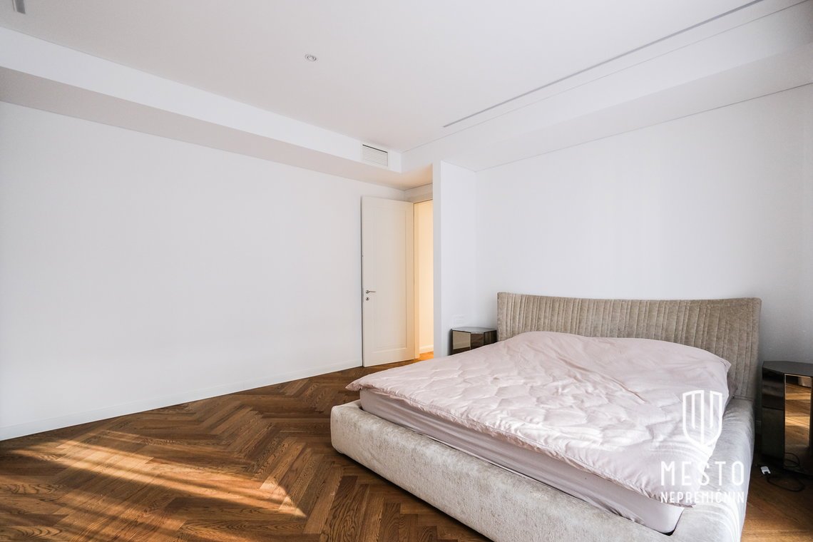 Three-bedroom apartment in the city center, Schellenburg Palace – 13