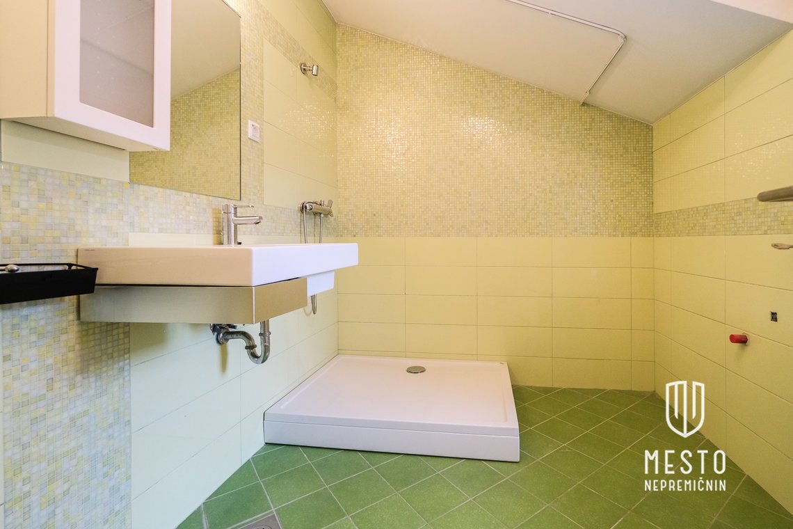 Spacious, renovated house in Spodnja Šiška – 16