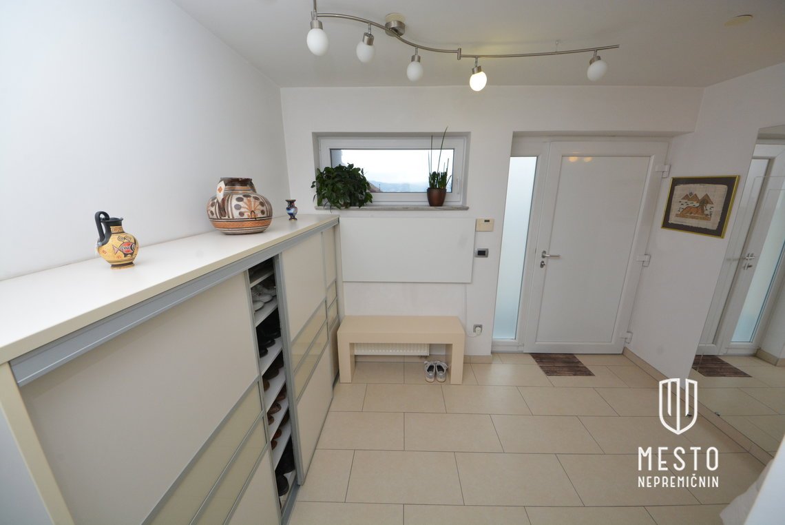 Spacious family duplex in Gradišče – tranquility, views and premium fittings – 13