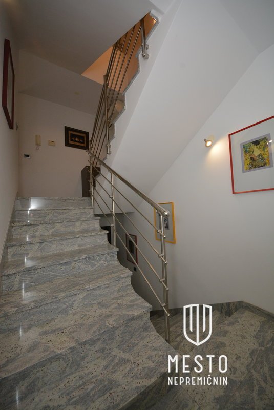 Spacious family duplex in Gradišče – tranquility, views and premium fittings – 14