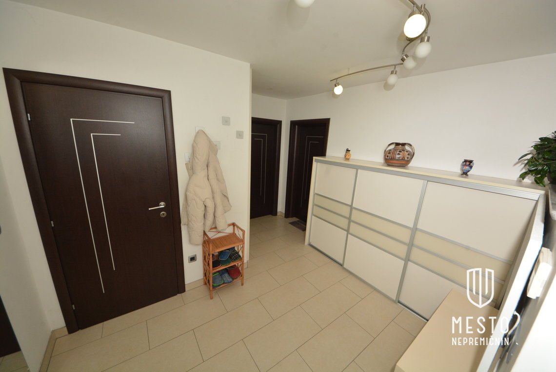 Spacious family duplex in Gradišče – tranquility, views and premium fittings – 17