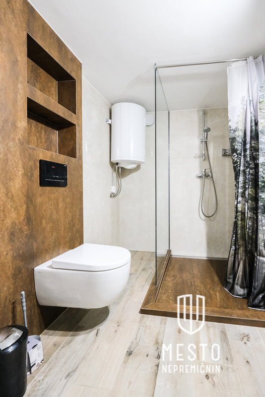 Commercial space in the center of Domžale – fully renovated and furnished – 13