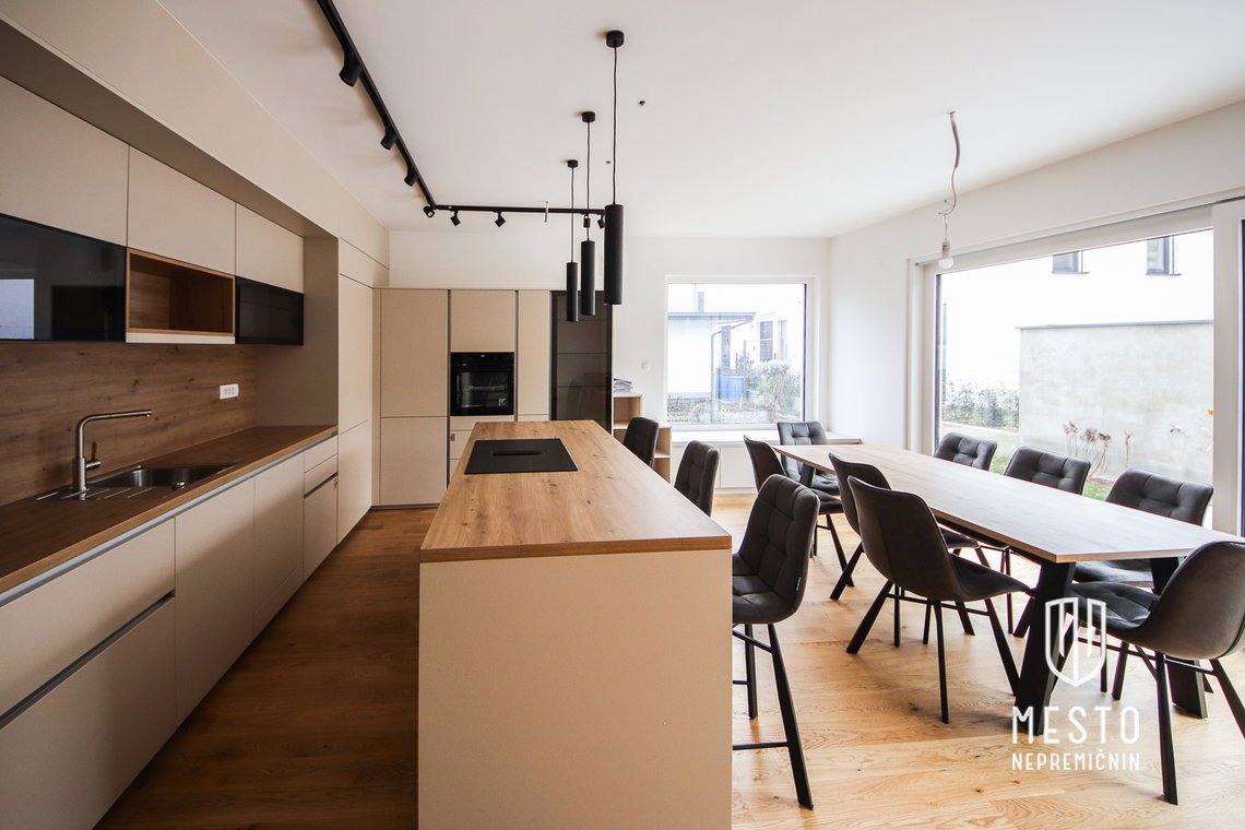 Semi-detached / two-family house in Rožna Dolina – 7