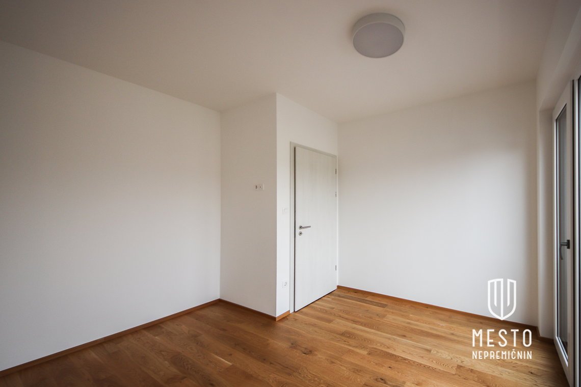 Semi-detached / two-family house in Rožna Dolina – 16