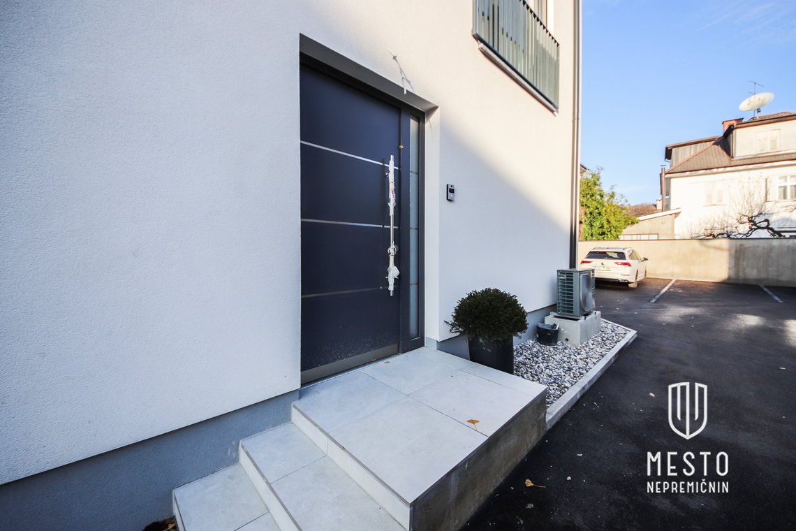 Semi-detached / two-family house in Rožna Dolina – 25