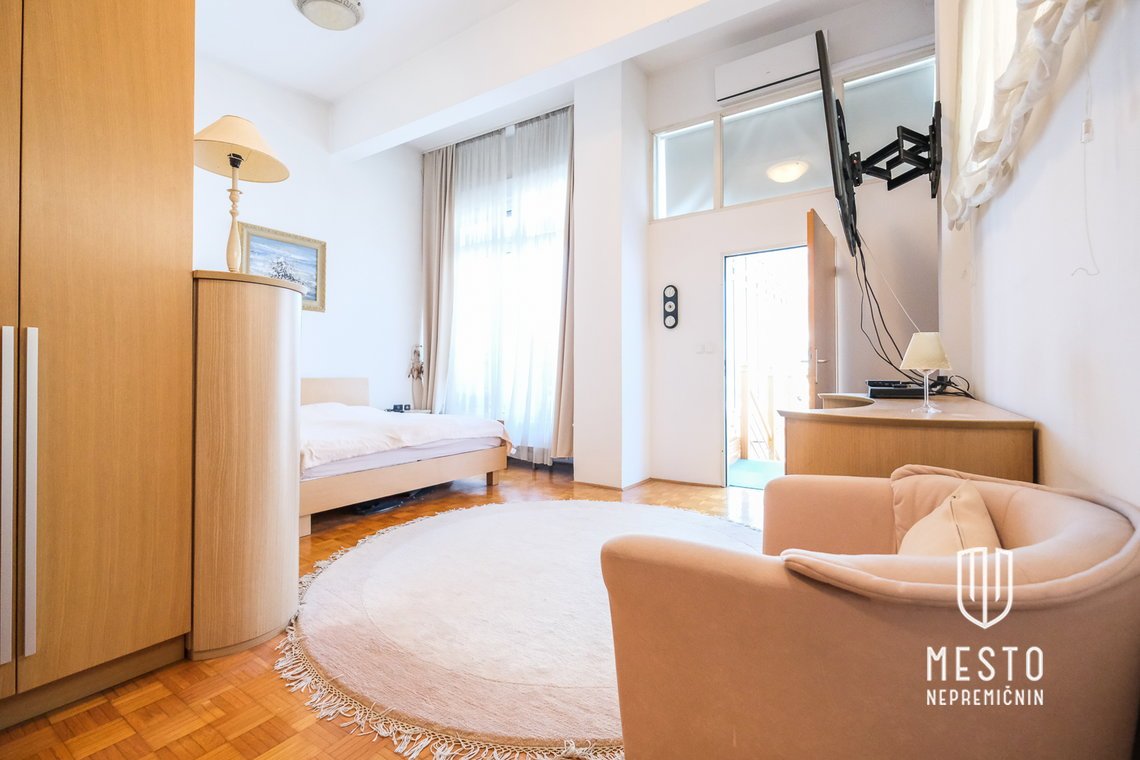 5-room duplex penthouse apartment in Zupančičeva jama – 6