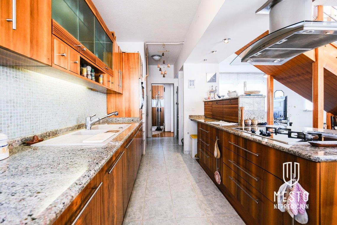 5-room duplex penthouse apartment in Zupančičeva jama – 14