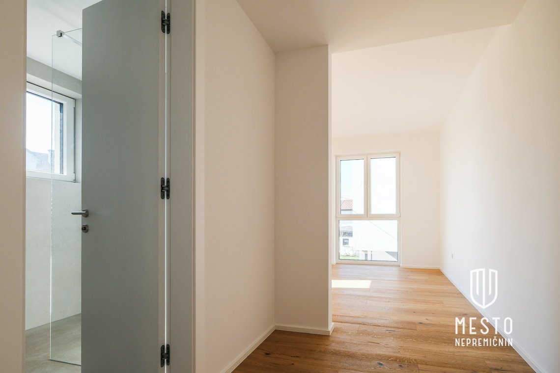 Three-bedroom apartment in Vila Block Slape 2 – 7