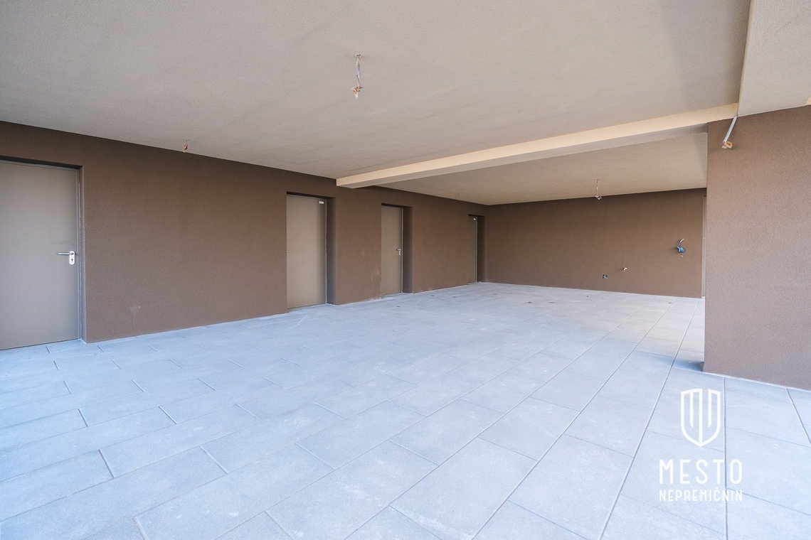 Three-bedroom apartment in Vila Block Slape 2 – 17