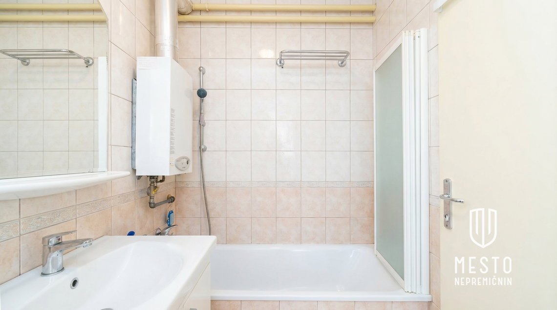 Three-and-a-half-room apartment in Šiška – 9