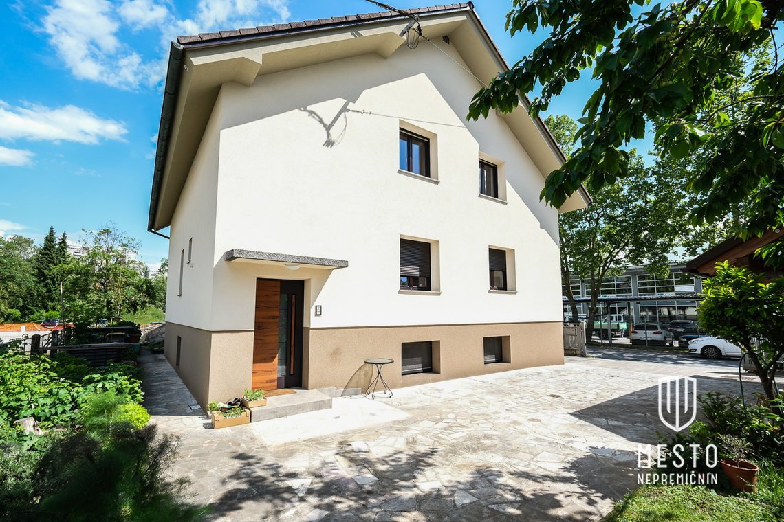 Detached house with great potential in Bežigrad – next to PST – 3