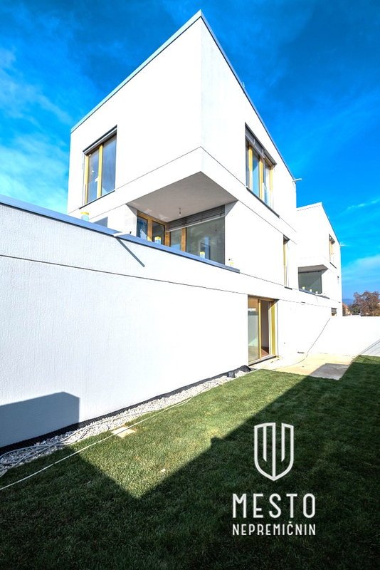 Terraced house in Šentvid – 2