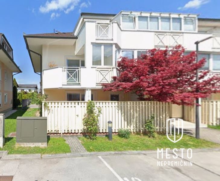 3.5-room apartment with an atrium on Dolgi Most – 17