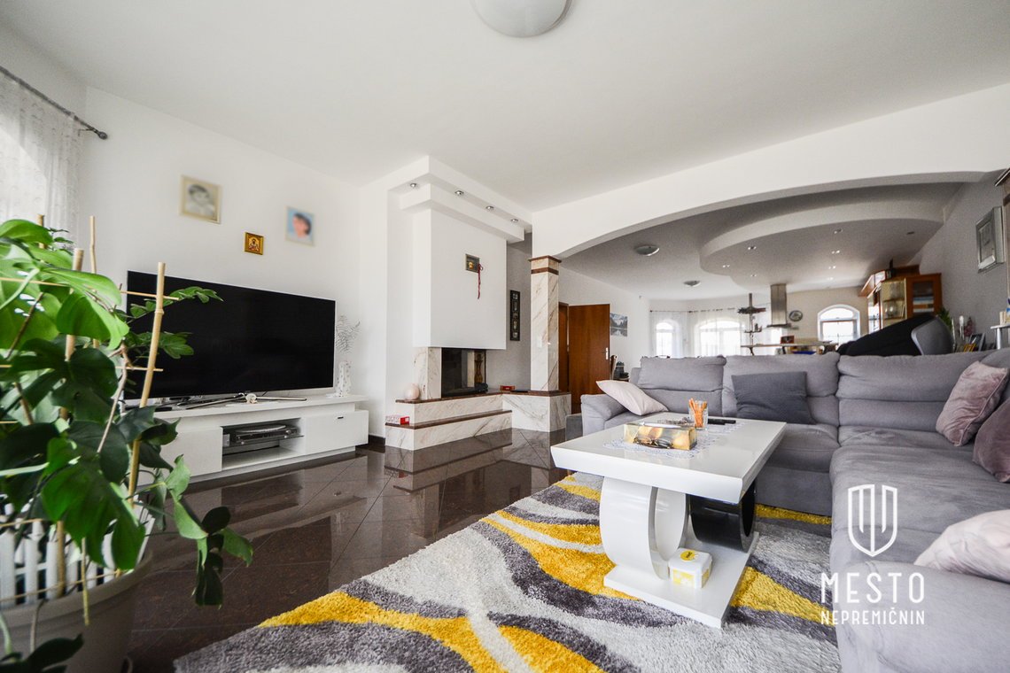 Commercial-residential house with 7 apartments in Žalec – 3