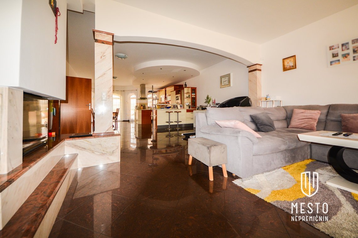 Commercial-residential house with 7 apartments in Žalec – 5