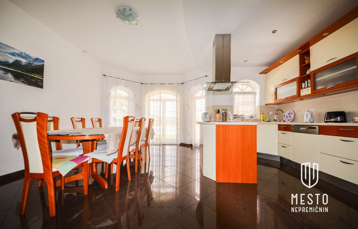 Commercial-residential house with 7 apartments in Žalec – 6