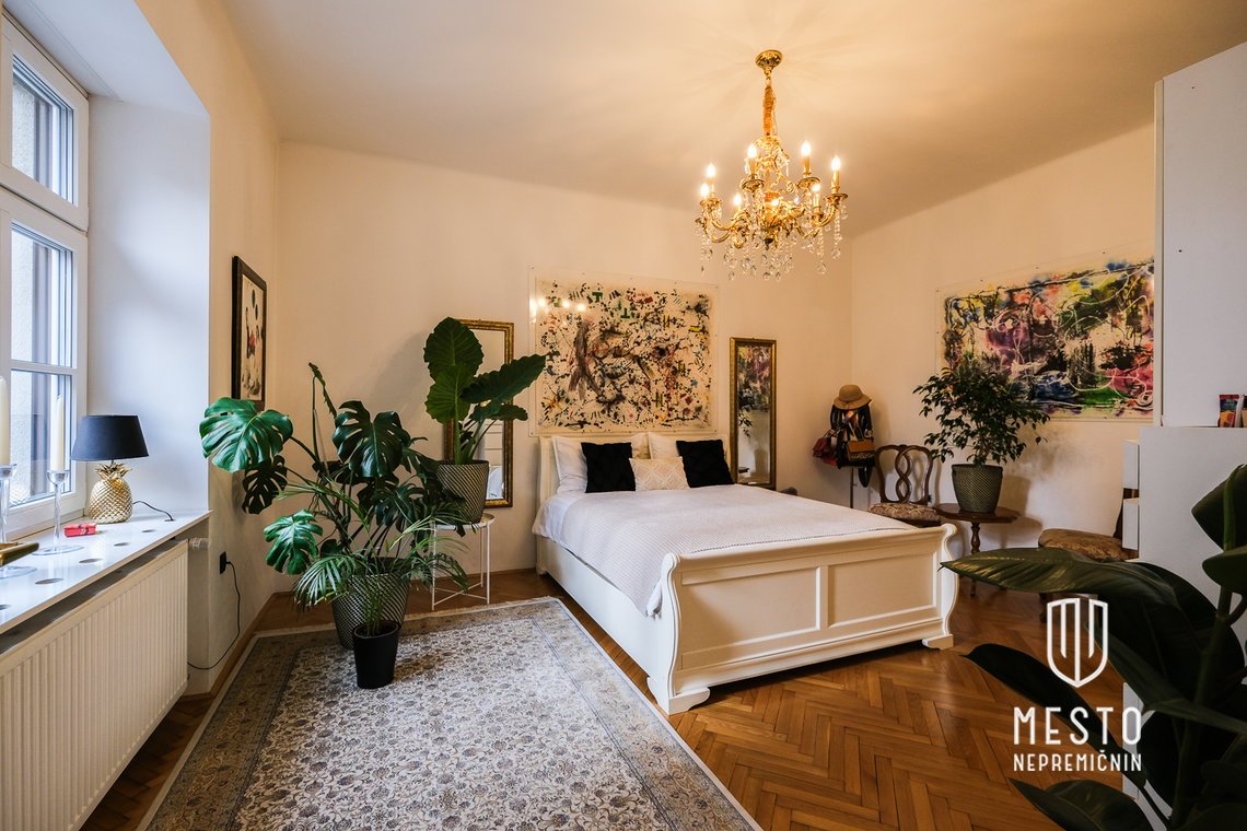 Four and a half-room apartment in the center of Ljubljana – 2