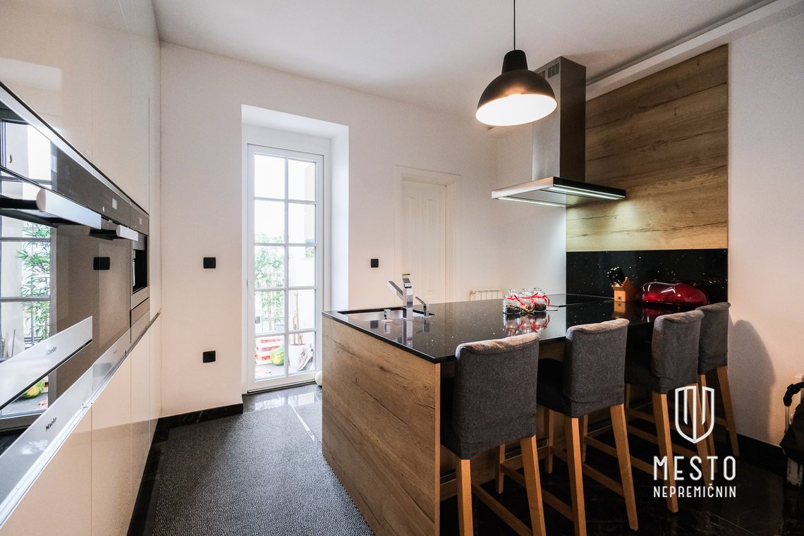 Four and a half-room apartment in the center of Ljubljana – 7