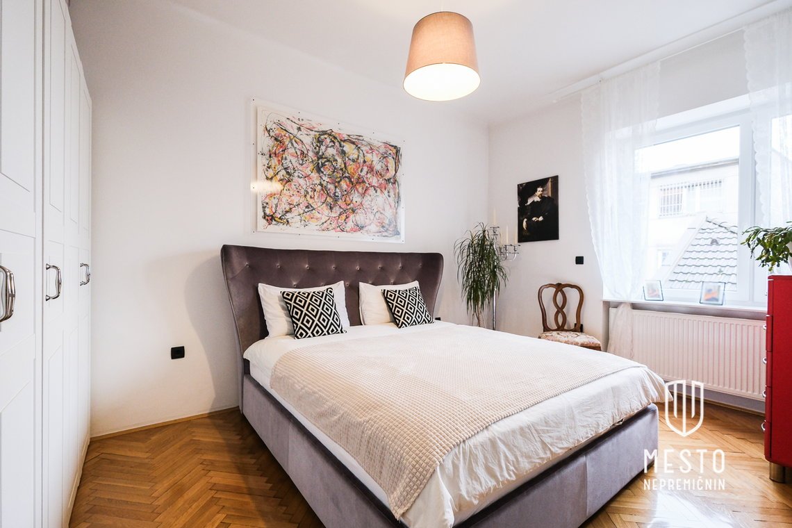 Four and a half-room apartment in the center of Ljubljana – 12