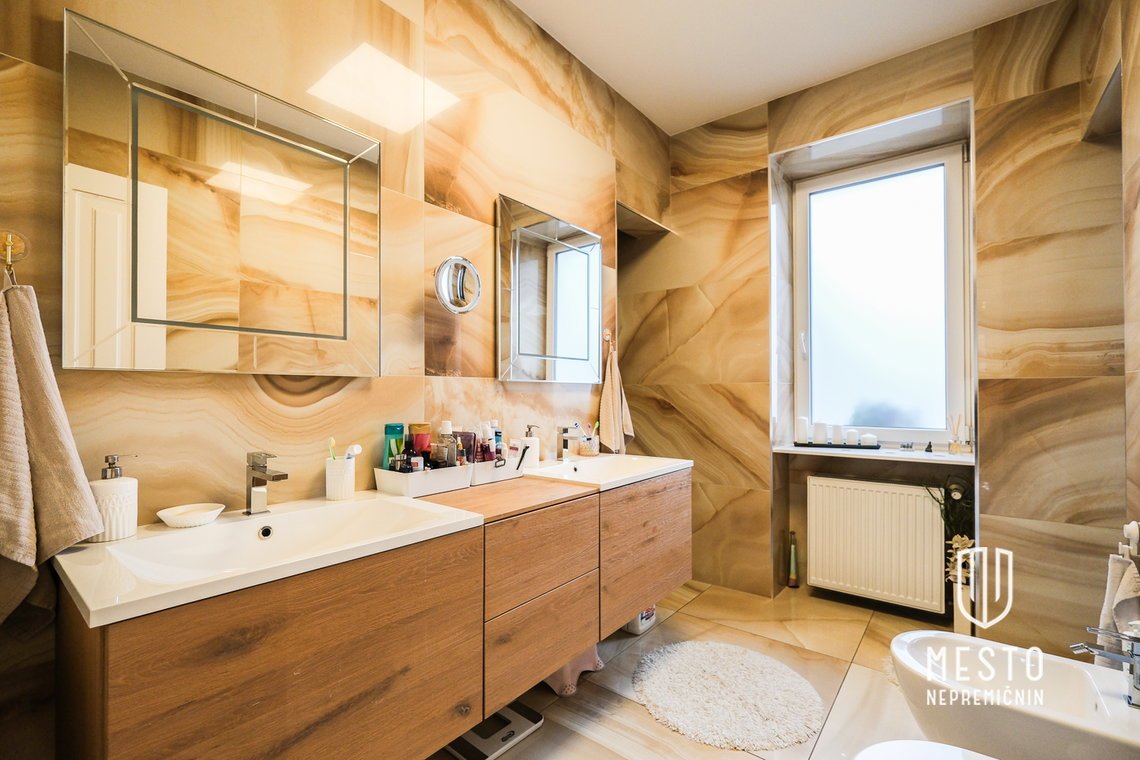 Four and a half-room apartment in the center of Ljubljana – 14