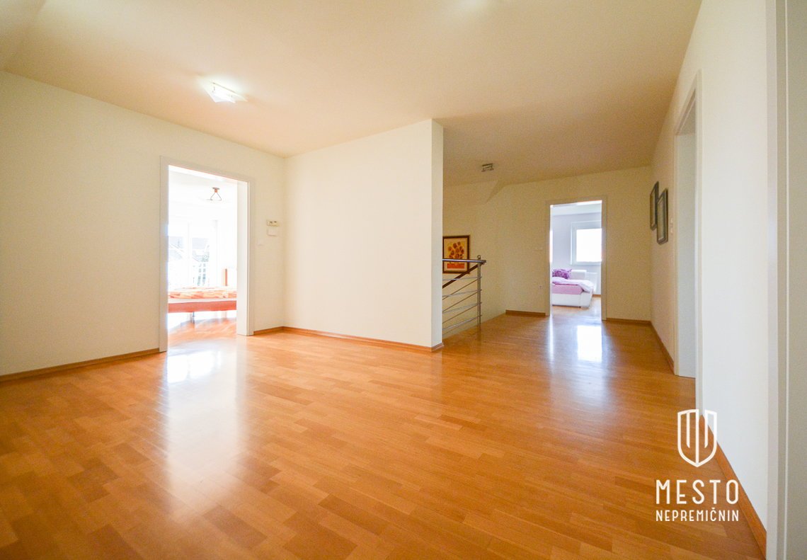 Newer house with an additional commercial building in Trnovljah, Celje – 14