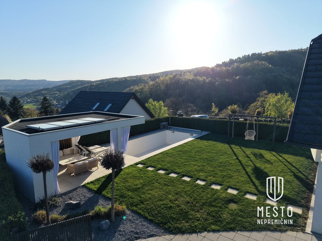 Modern single-family house with a pool in Mekinje above Stična – 2