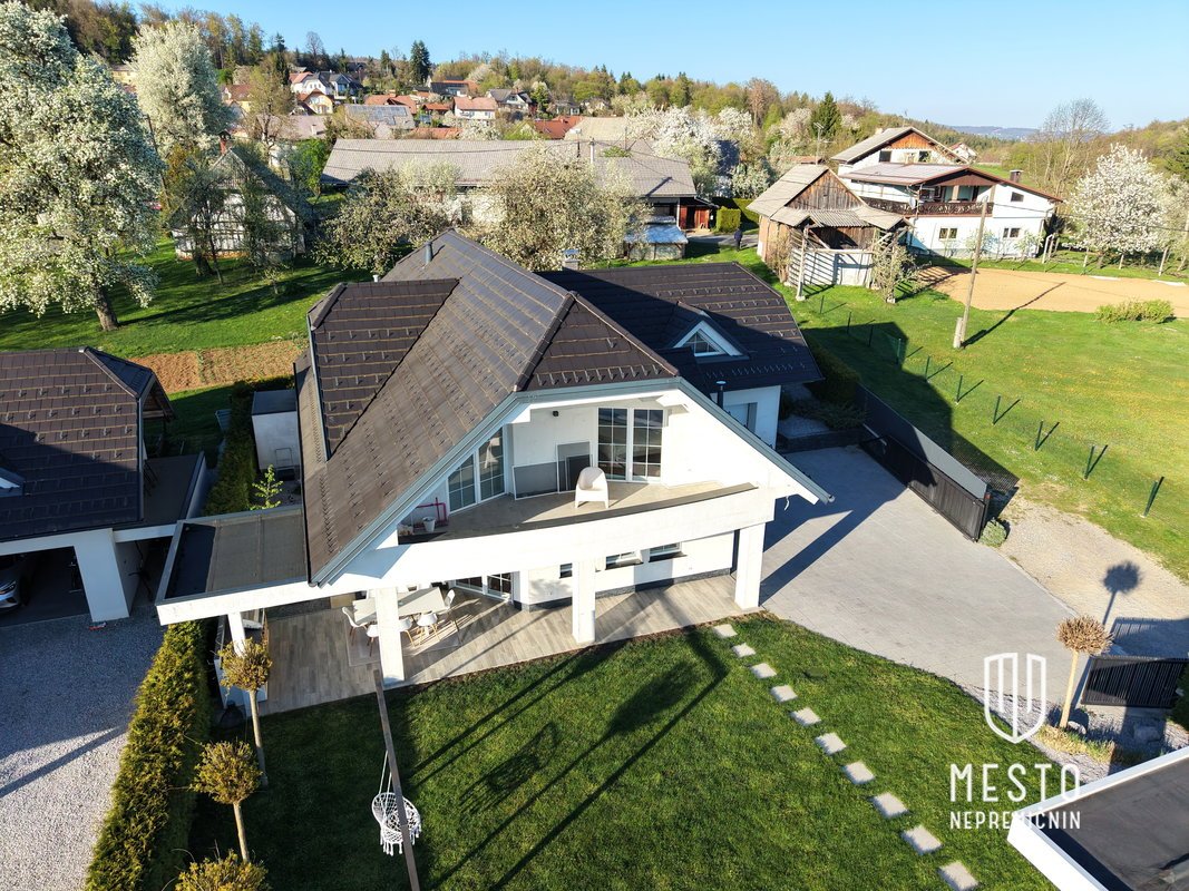 Modern single-family house with a pool in Mekinje above Stična – 5