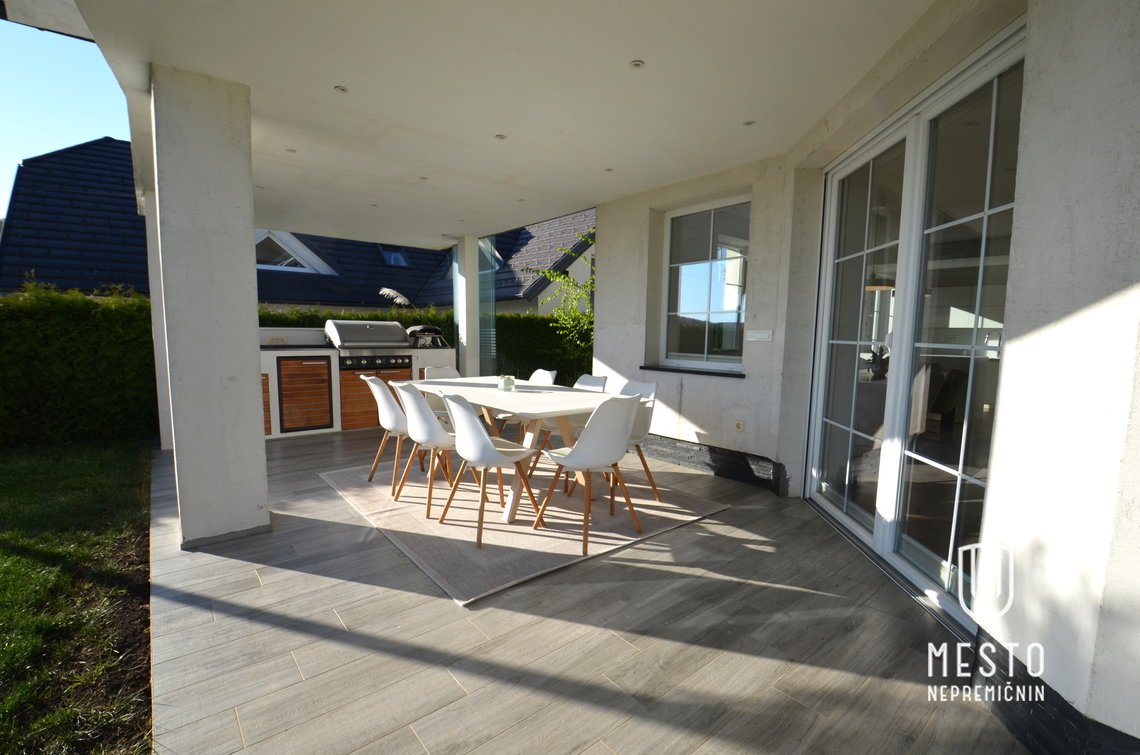 Modern single-family house with a pool in Mekinje above Stična – 11