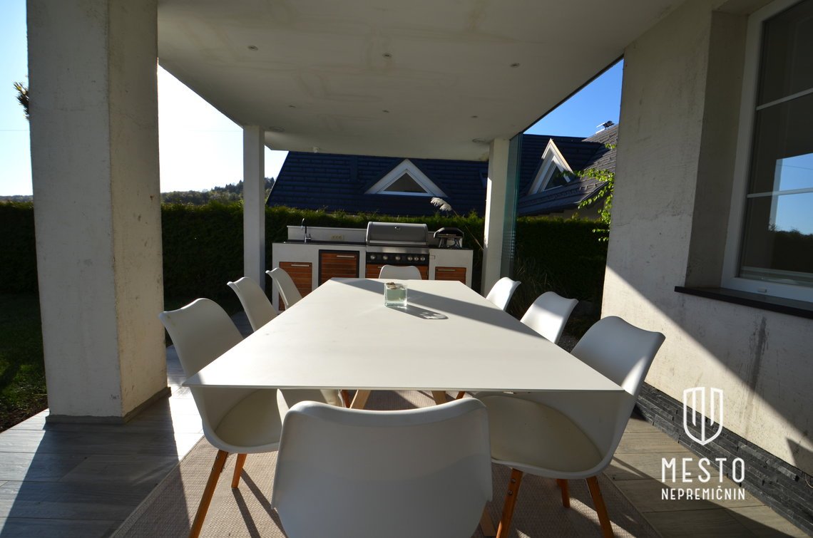 Modern single-family house with a pool in Mekinje above Stična – 12