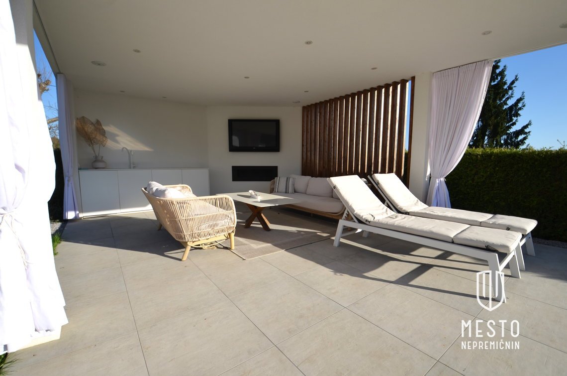 Modern single-family house with a pool in Mekinje above Stična – 15