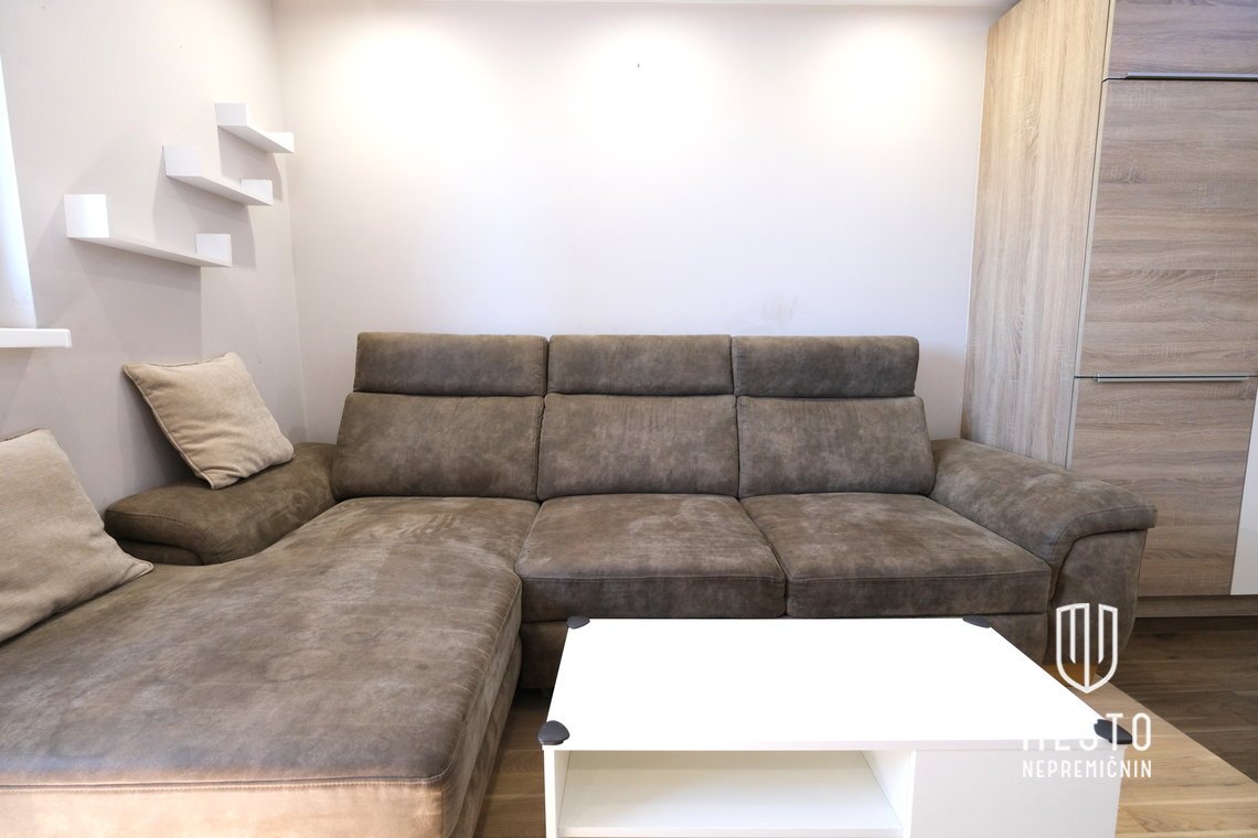 One-and-a-half-room apartment in Zgornja Šiška, Andreaševa Street - available immediately – 3