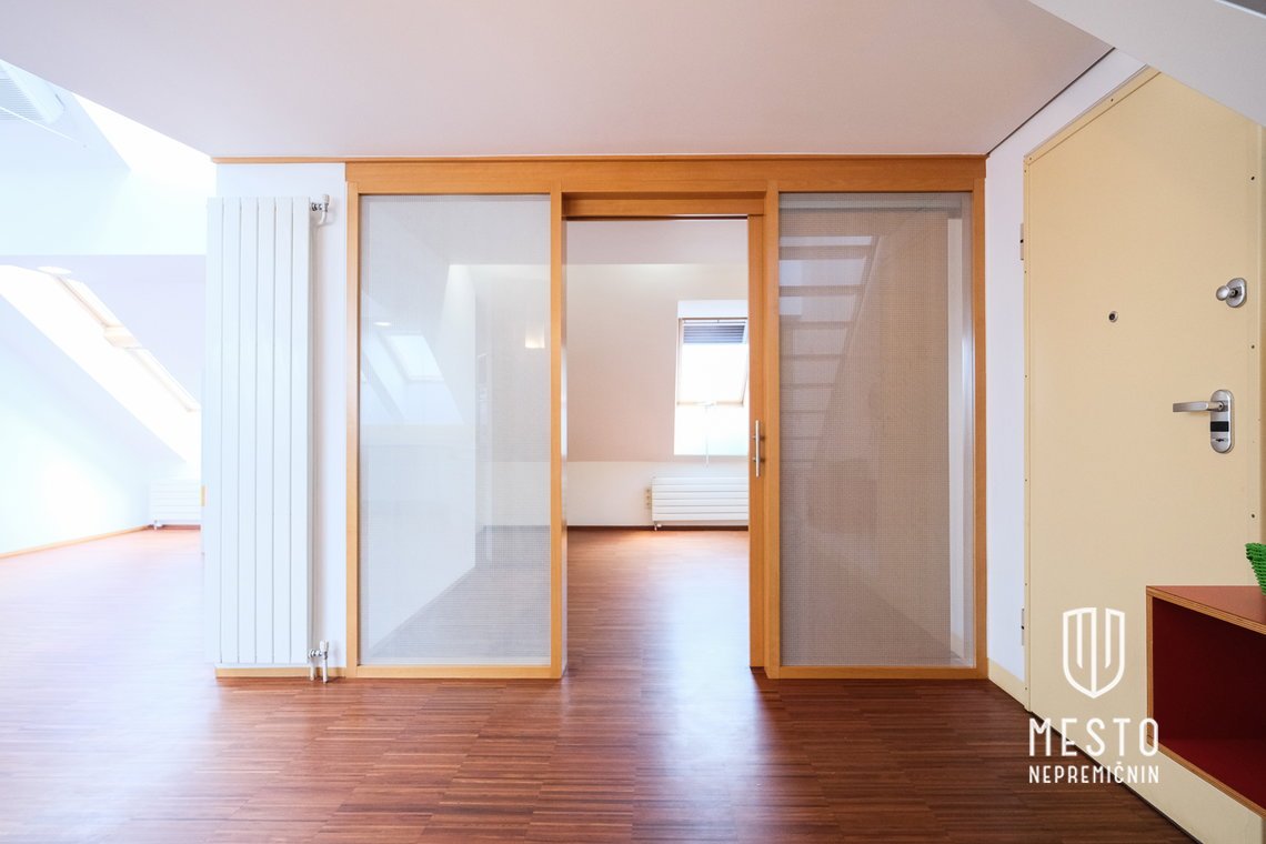 Three-bedroom attic apartment with gallery and terrace in Zalog – 5