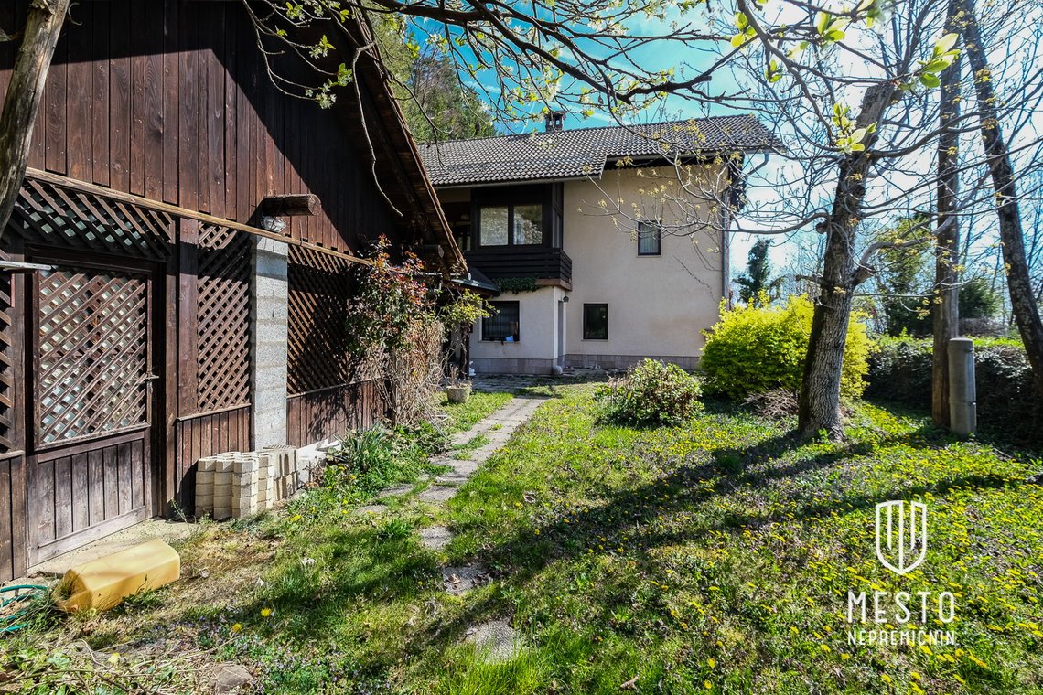 Detached house above Kranj – 3