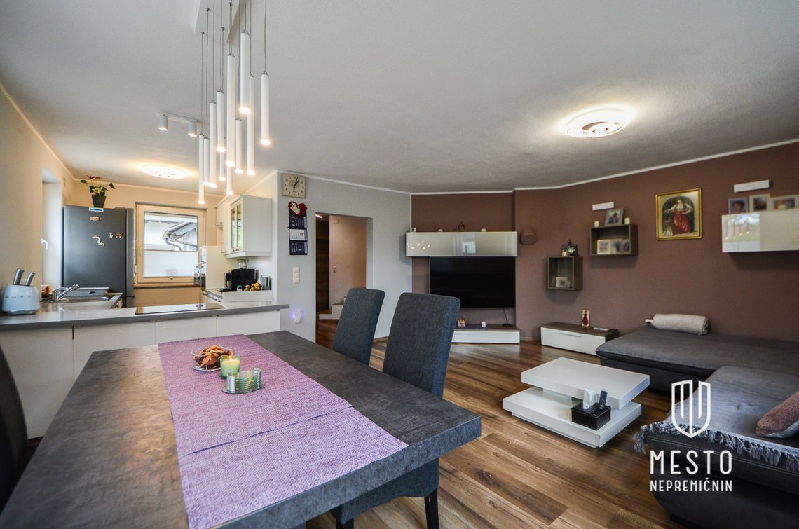 Spacious family semi-detached house in Begunje pri Cerknici – 7