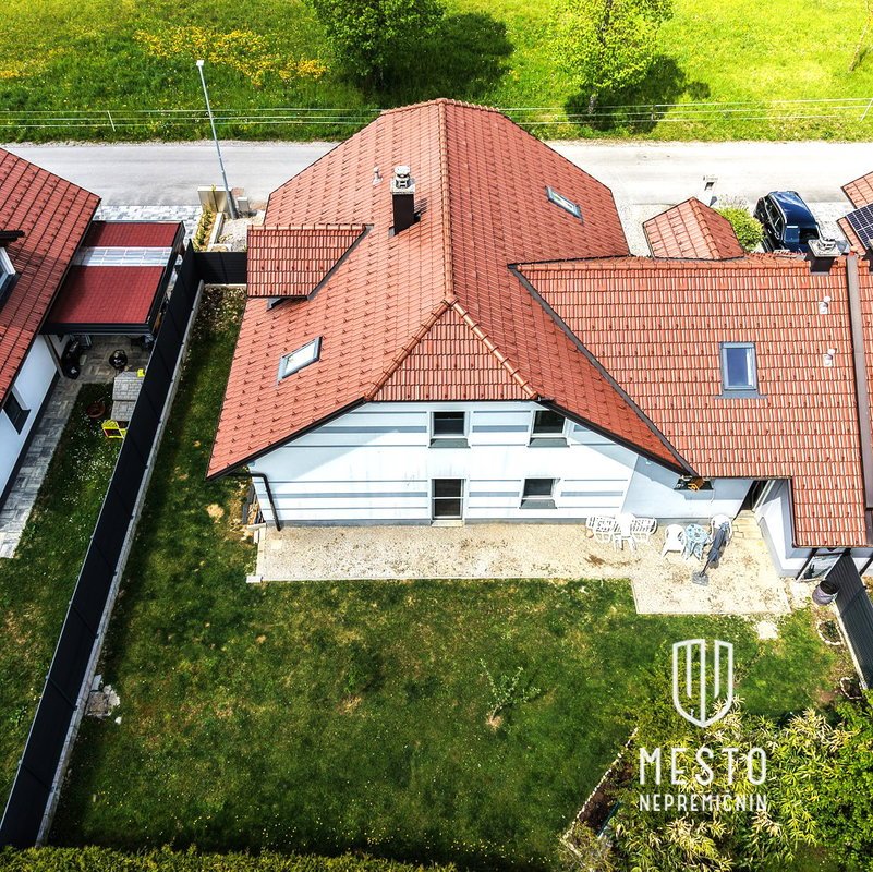 Spacious family semi-detached house in Begunje pri Cerknici – 8