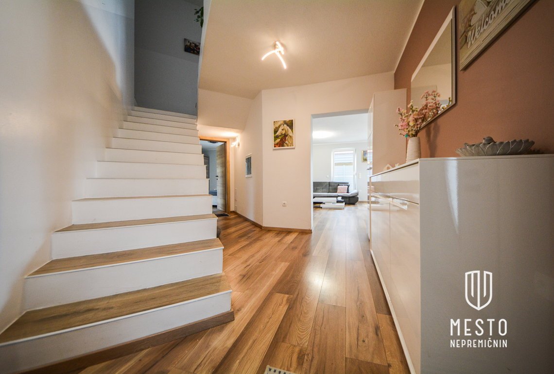 Spacious family semi-detached house in Begunje pri Cerknici – 10