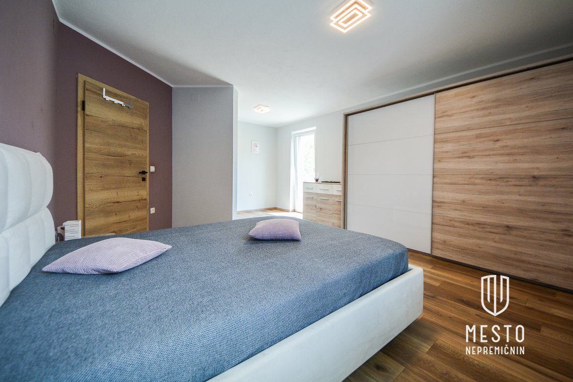 Spacious family semi-detached house in Begunje pri Cerknici – 12