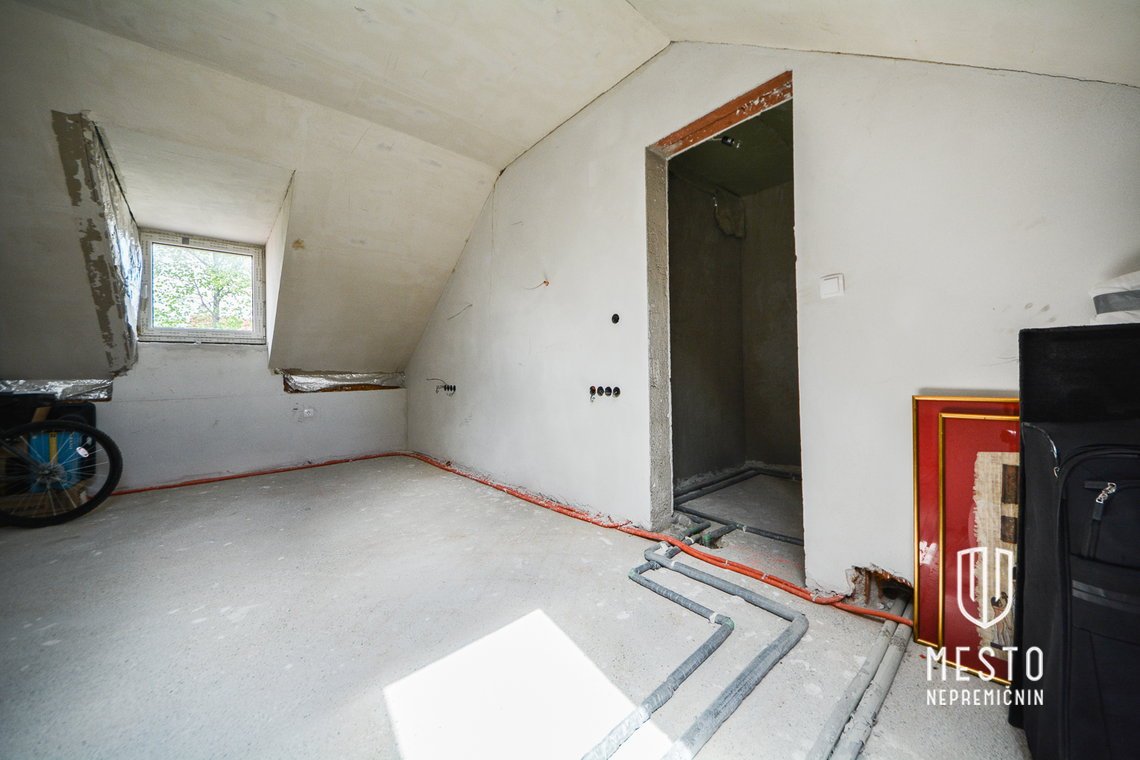 Spacious family semi-detached house in Begunje pri Cerknici – 23